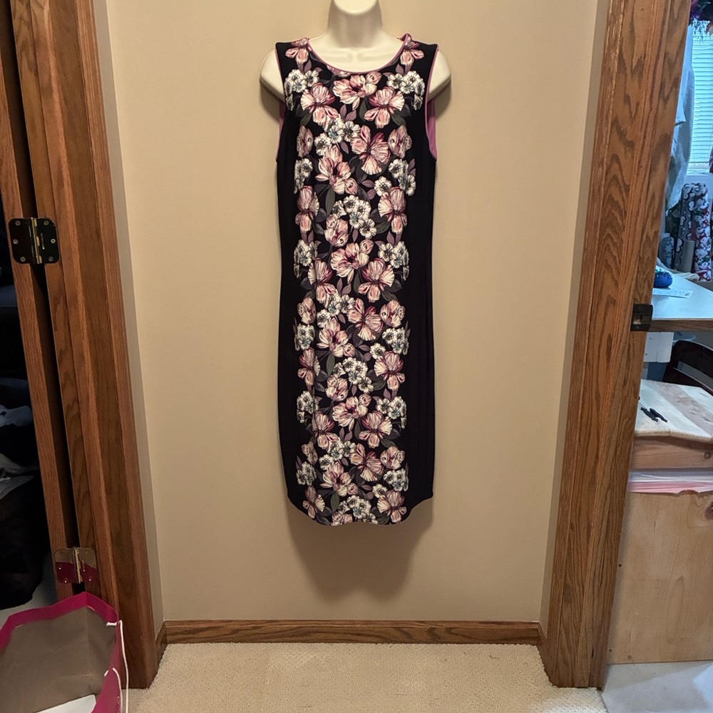 Elegant Floral reversible Sleeveless Midi Dress
